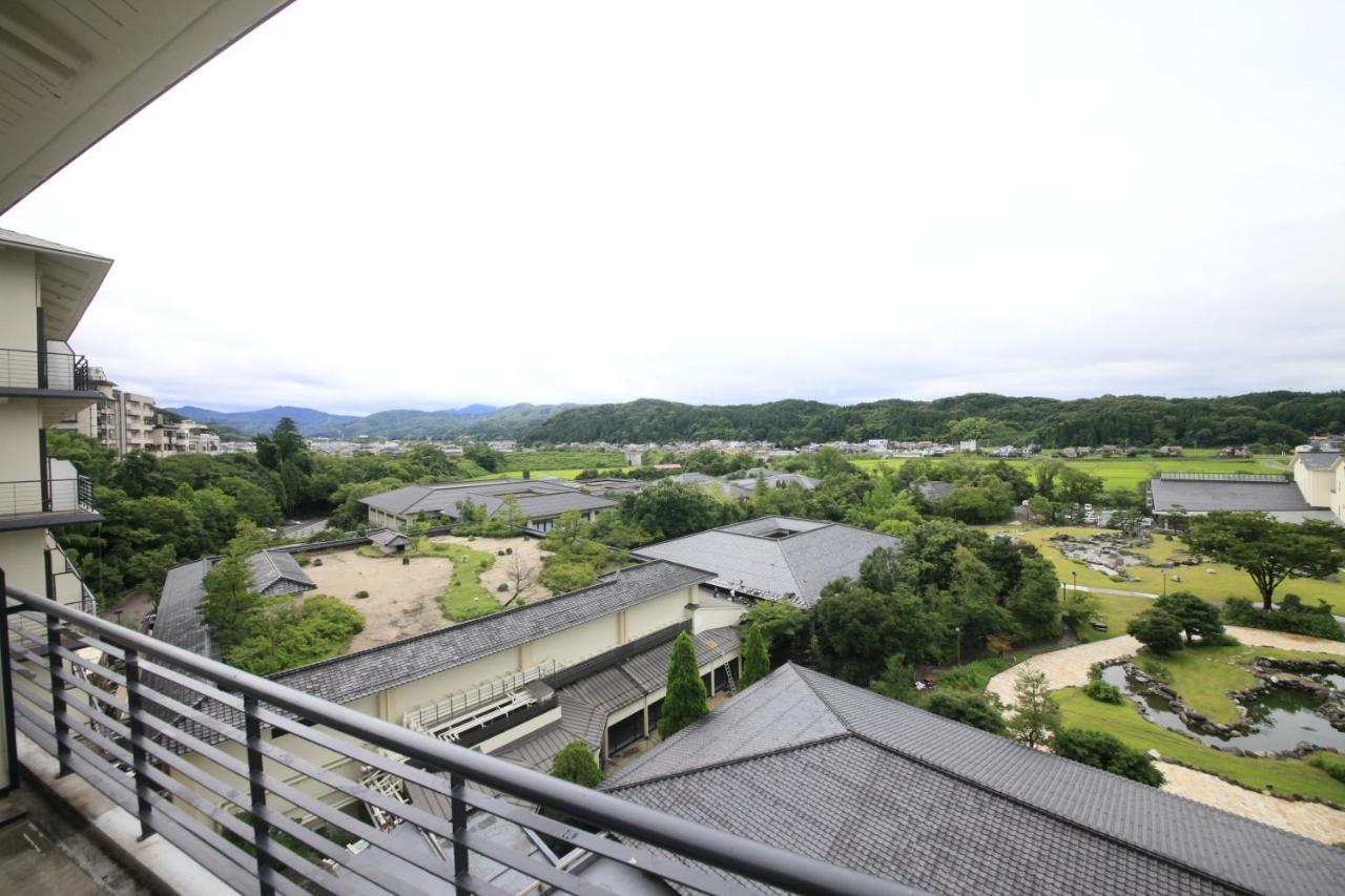 מלון Yamashiro Onsen Miyabi No Yado Kaga Hyakumangoku מראה חיצוני תמונה