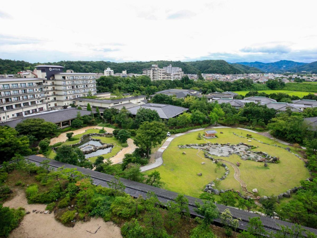 מלון Yamashiro Onsen Miyabi No Yado Kaga Hyakumangoku מראה חיצוני תמונה