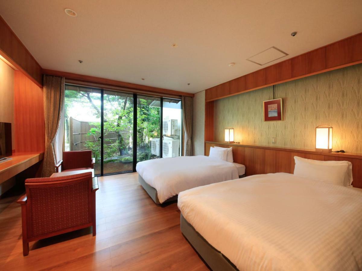 מלון Yamashiro Onsen Miyabi No Yado Kaga Hyakumangoku מראה חיצוני תמונה