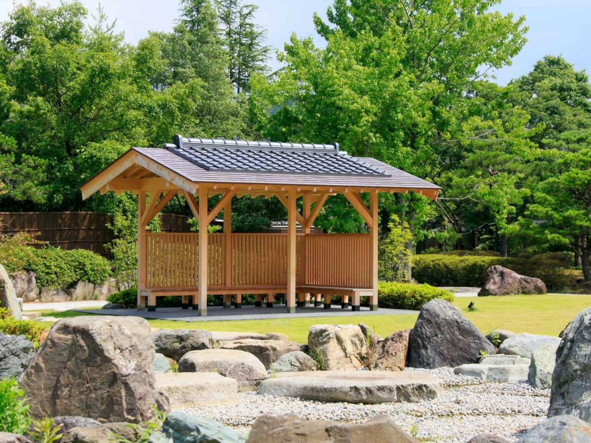 מלון Yamashiro Onsen Miyabi No Yado Kaga Hyakumangoku מראה חיצוני תמונה