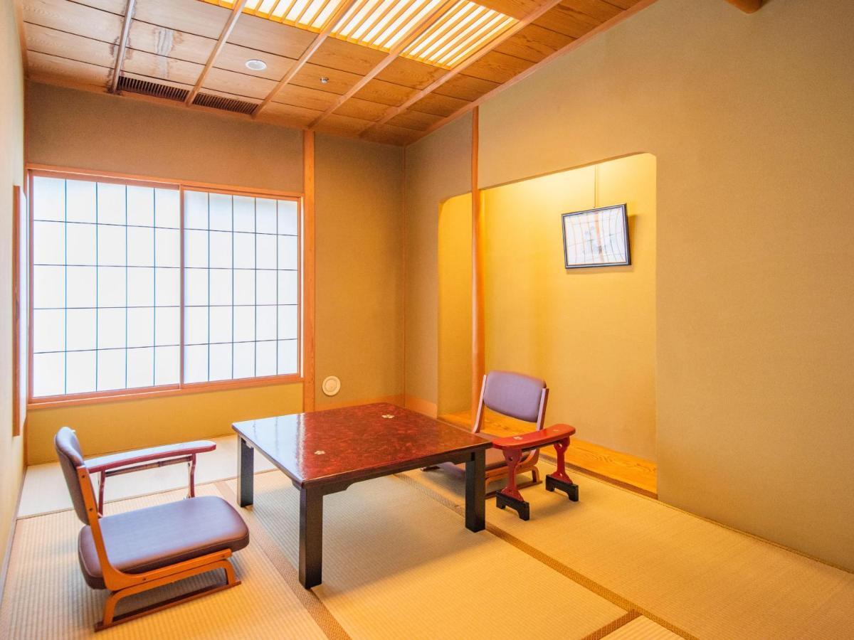 מלון Yamashiro Onsen Miyabi No Yado Kaga Hyakumangoku מראה חיצוני תמונה
