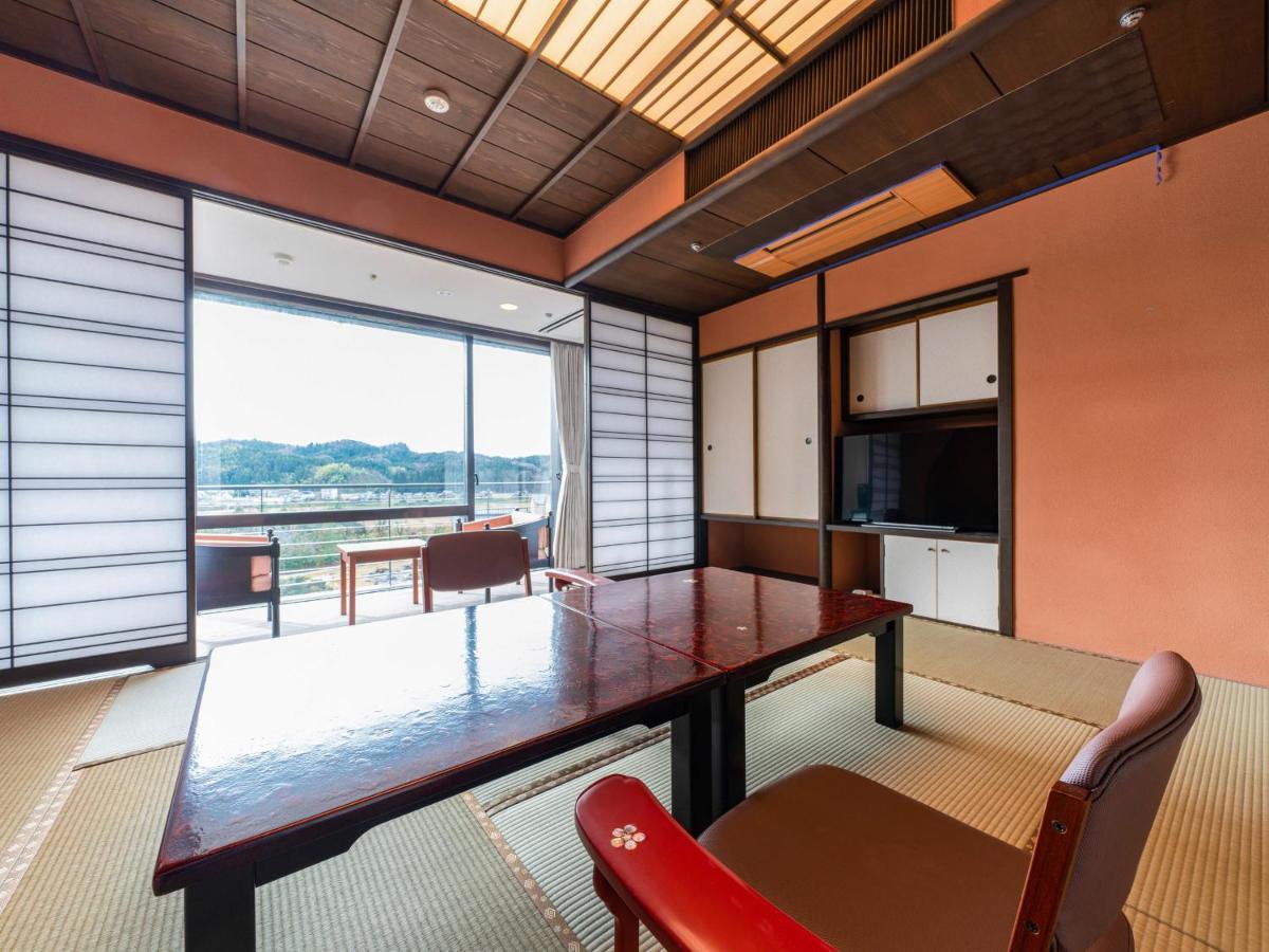 מלון Yamashiro Onsen Miyabi No Yado Kaga Hyakumangoku מראה חיצוני תמונה